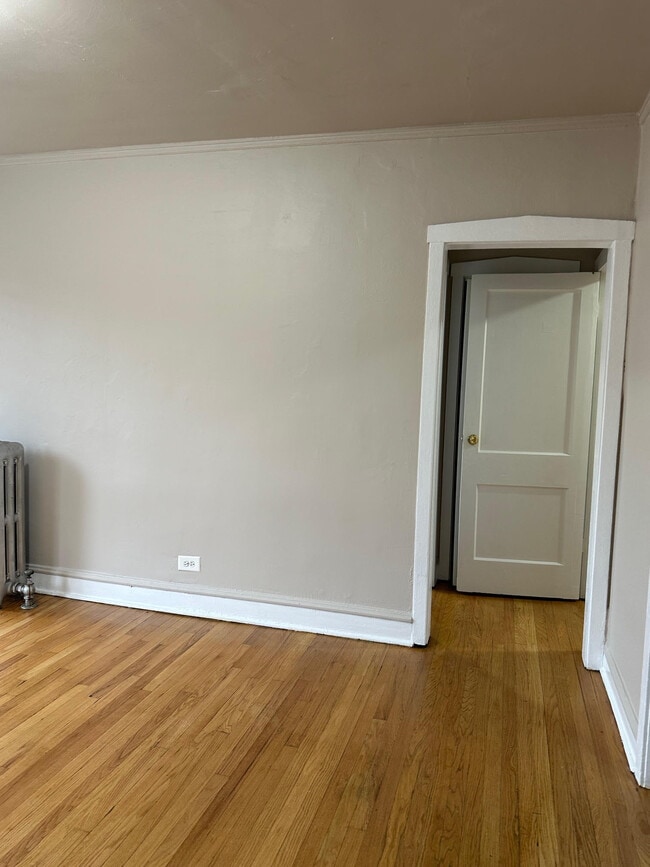 4029 W Melrose St Unit ONE BEDROOM - 4029.5-1W
