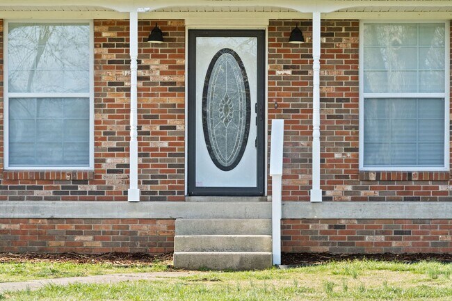 Photo - Pet Friendly Renovated Three Bedroom with Basement!