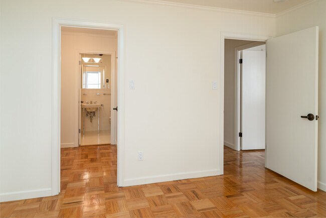 Photo - Crest Royal Apartments