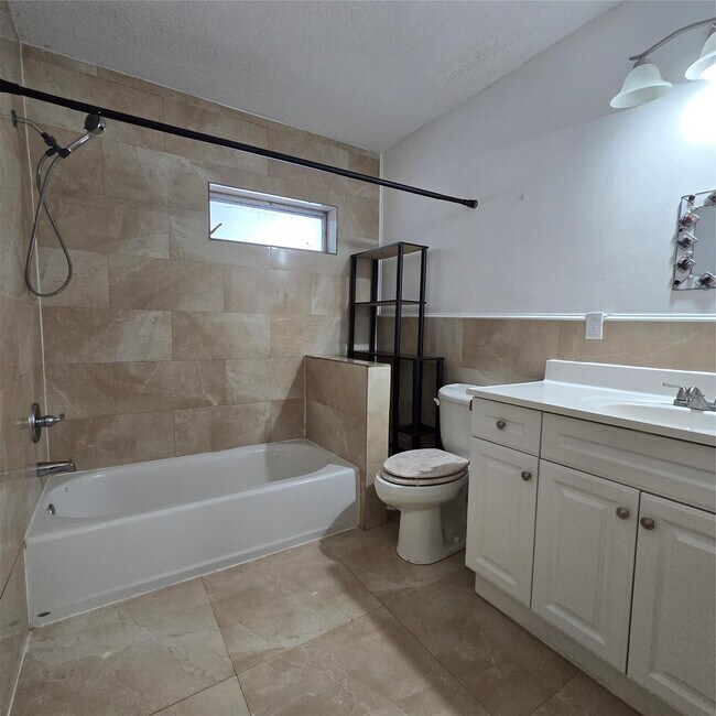 Photo - 4215 NW 52nd Ave