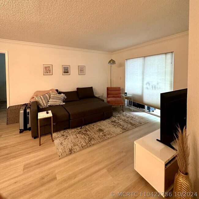 Photo - 10795 SW 108th Ave Unit 304