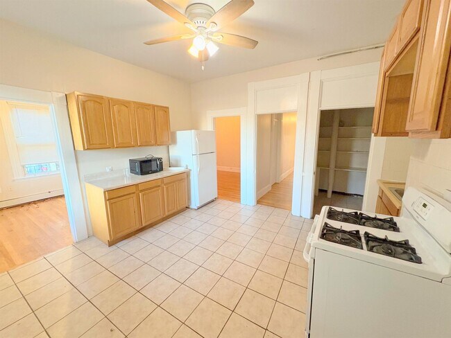 Building Photo - 72 Norfolk St Unit 7 Rental