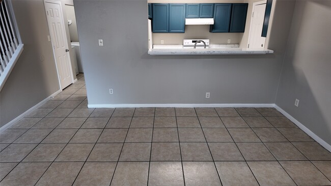 Photo - 3032 La Estancia Ln