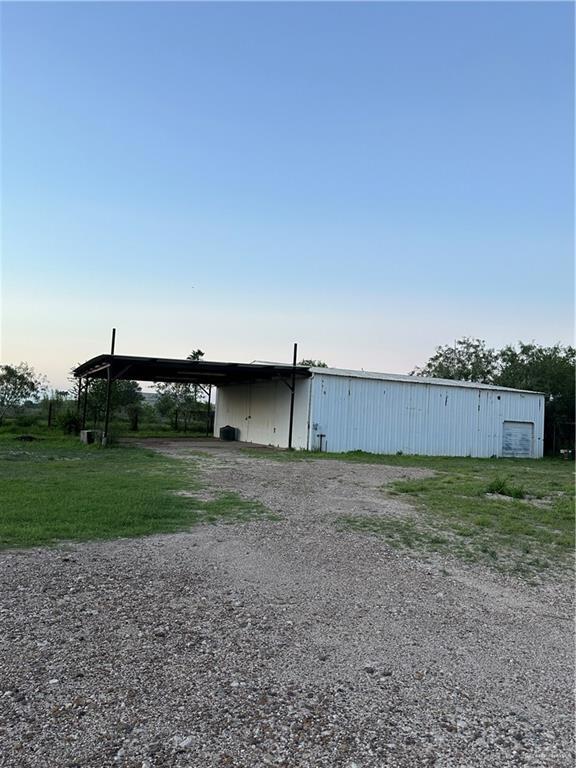 Photo - 17 W Davis Rd
