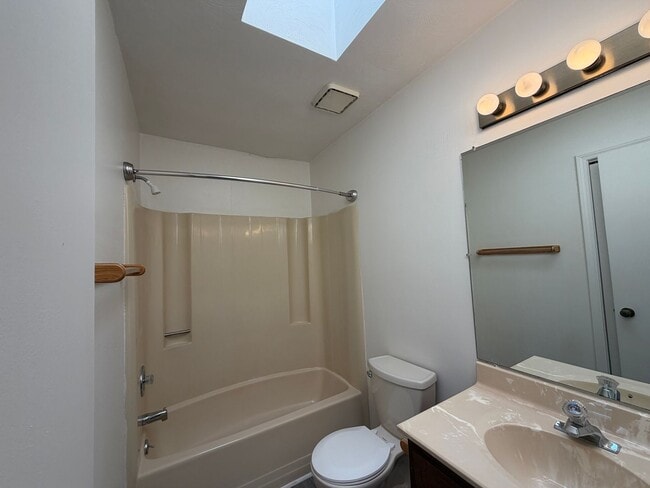 5305 Century Dr