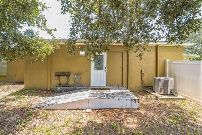 Photo - 465 Rio Grande Ln Unit B