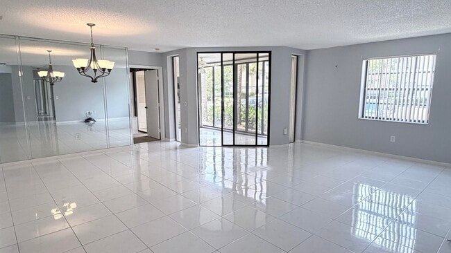 Photo - 5136 Floria Dr Unit G