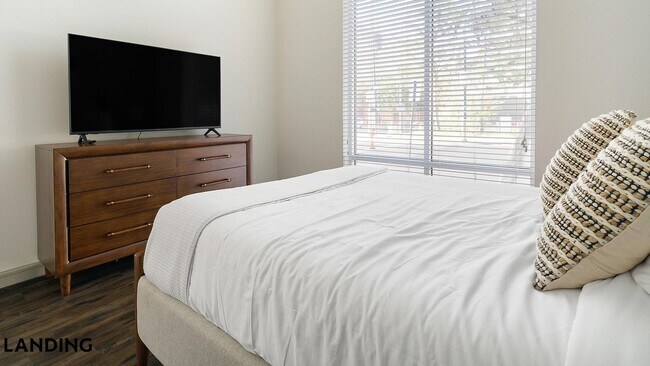 1711 Caroline St Unit 106