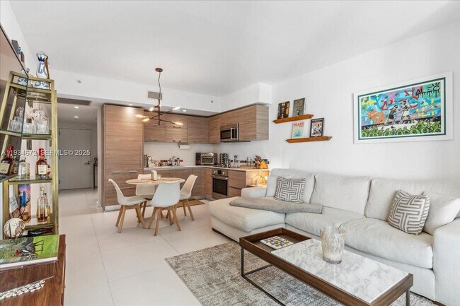 Building Photo - 1300 S Miami Ave Unit 3008