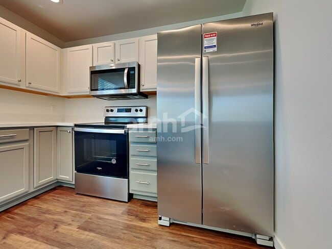 Photo - 16615 Greenleaf Ave SE