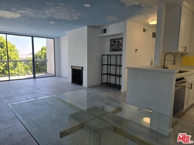 8535 W Knoll Dr Unidad 301