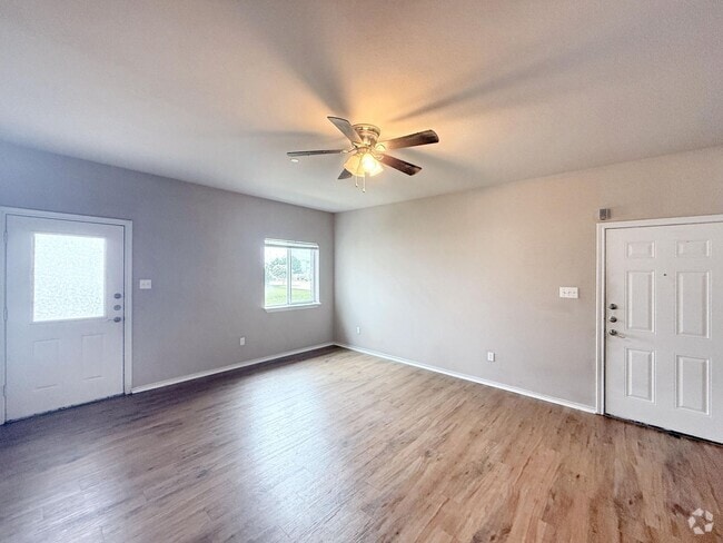 Building Photo - 510 E Hazelwood St Unit 510 E Hazelwood St  D > WD Rental