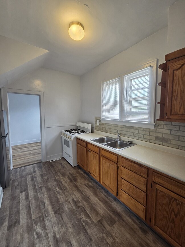 655 11th St NW Unit 3