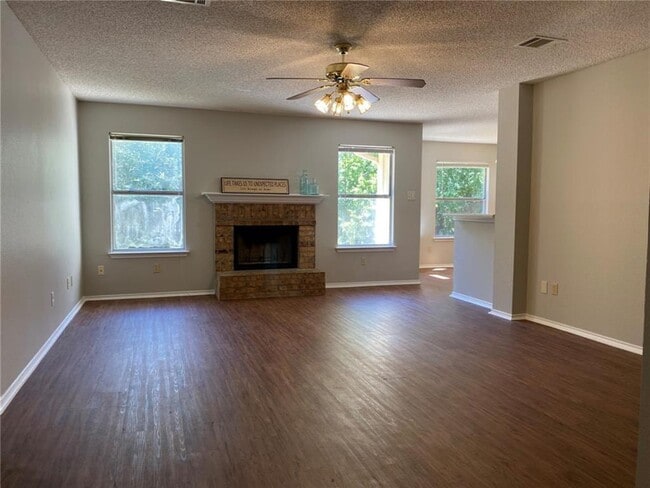 Photo - 1707 Timberwood Dr
