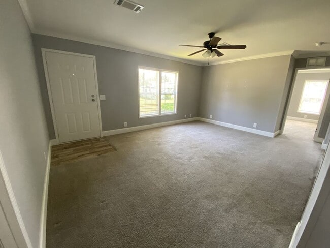 Photo - 10 Gatehouse Ct