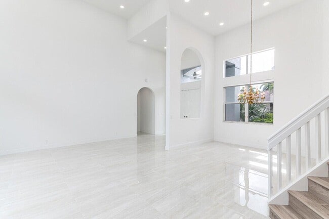 Photo - 10879 Handel Pl