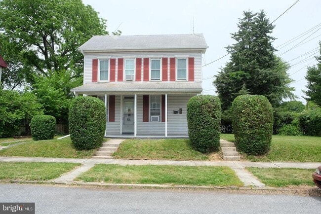 Photo - 115 E Portland St Casa