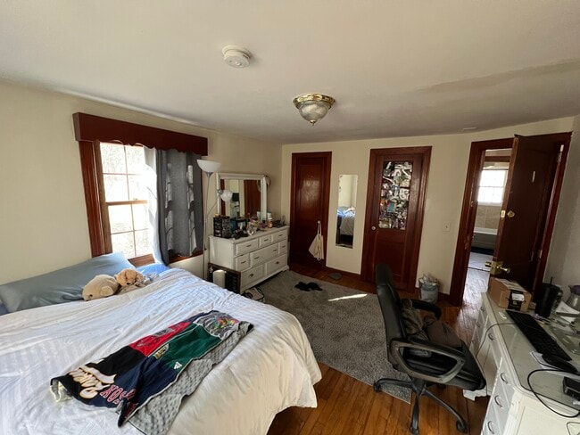 Photo - 198 Hanks Hill Rd