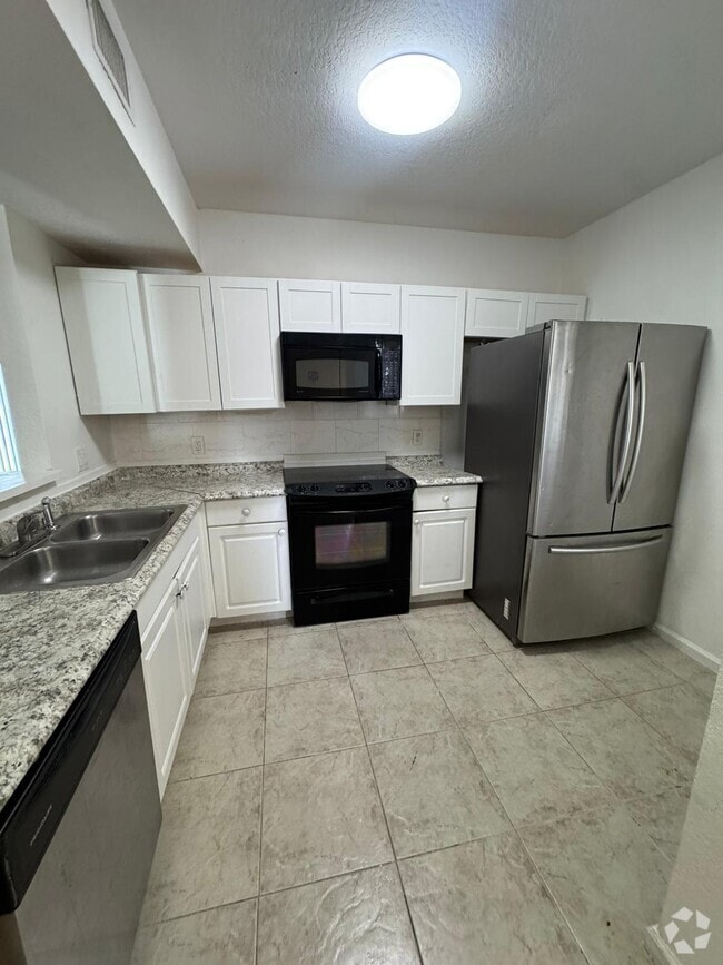 Building Photo - 1157 Golden Lakes Blvd Unit 615 Rental