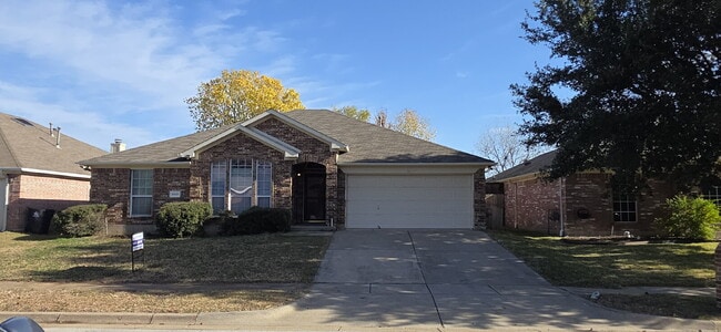 Photo - Large 4 Bedroom in Kennedale ISD