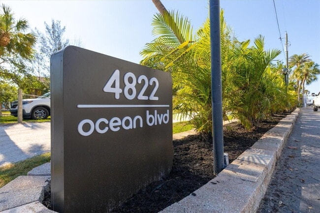 Photo - TURNKEY FURNISHED WATERFRONT RENTAL – Live... Unit 5E