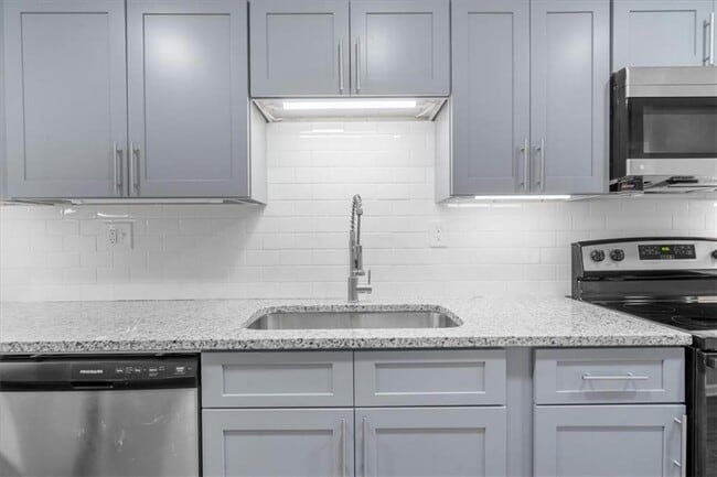 Photo - 5399 Northland Dr NE Unit 204