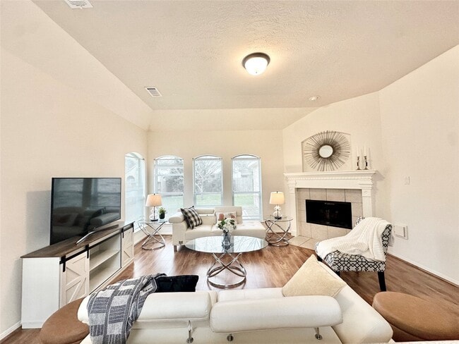 Photo - 4903 Falls Cir