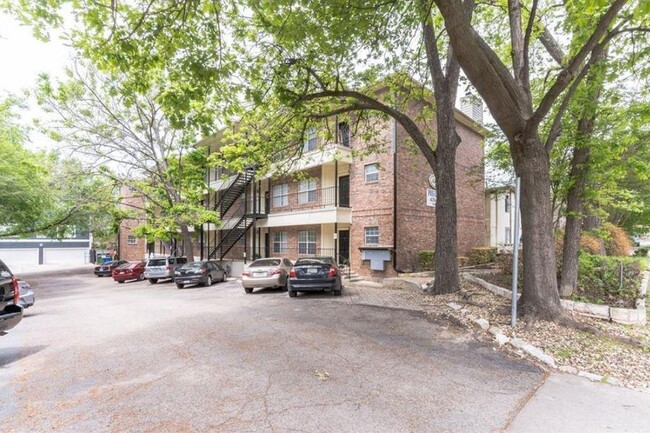 Building Photo - 2100 San Gabriel St Unit 104 Rental