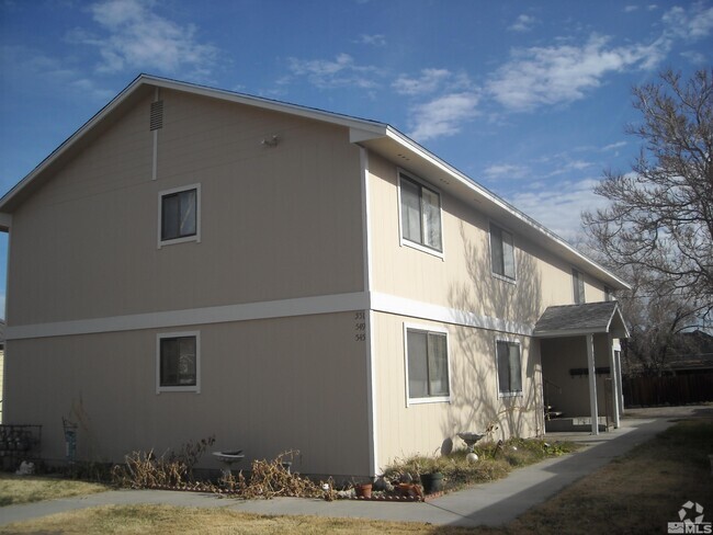 Building Photo - 549 Douglas St Rental