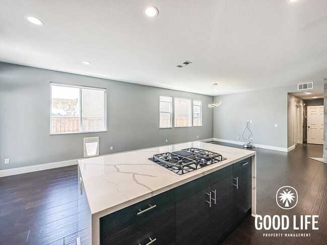 1946 Moss Landing Ave