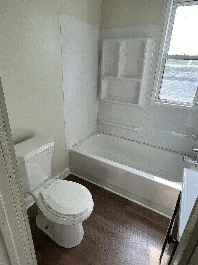 Photo - 414 Woodlawn St SE