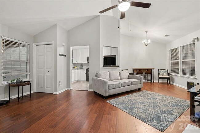 Building Photo - 6121 Gray Gate Ln Unit K