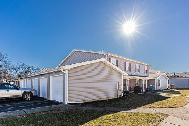 Photo - 1305 Kingsbury Dr Townhome