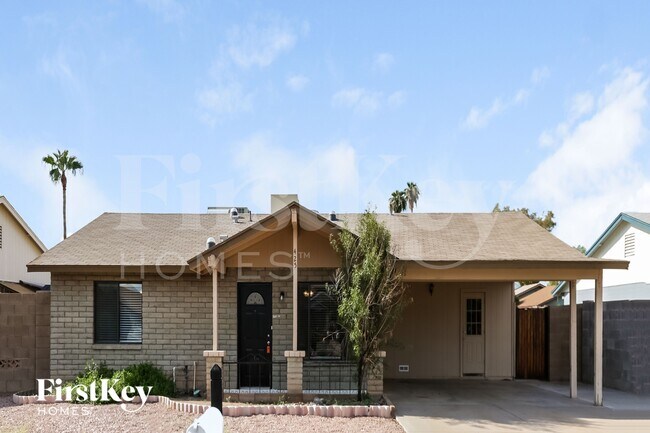 Building Photo - 425 E Julie Dr