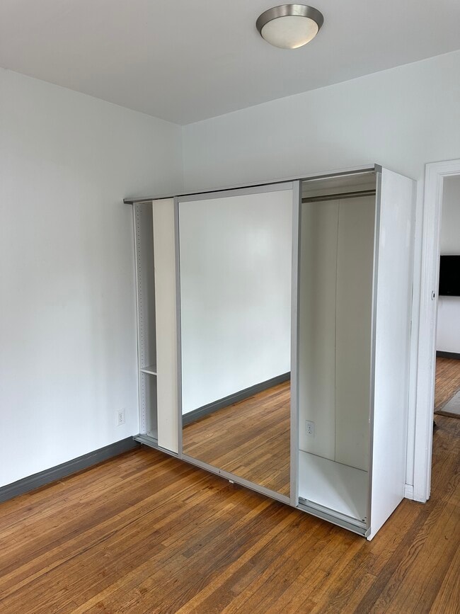 Photo - 2824 Menlo Ave