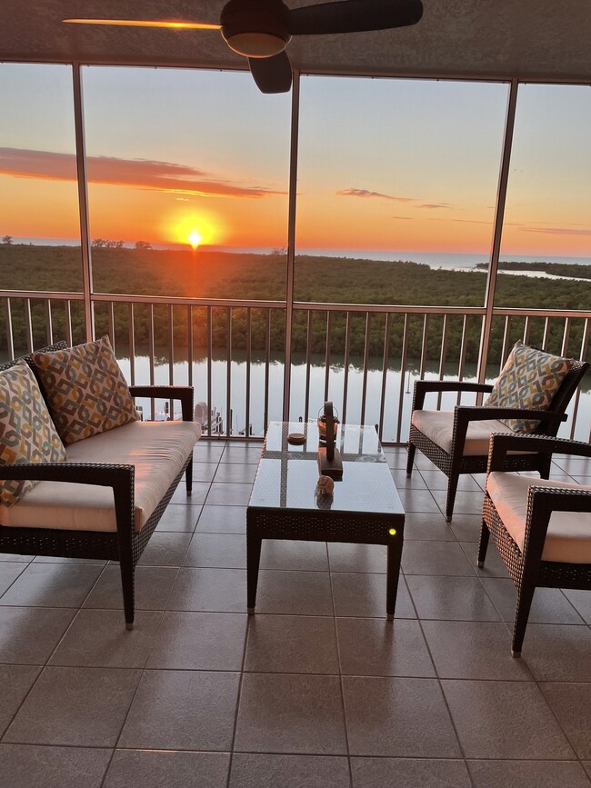 Lanai - 13105 Vanderbilt Dr Condo