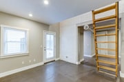 1 bedroom, 1 bathroom