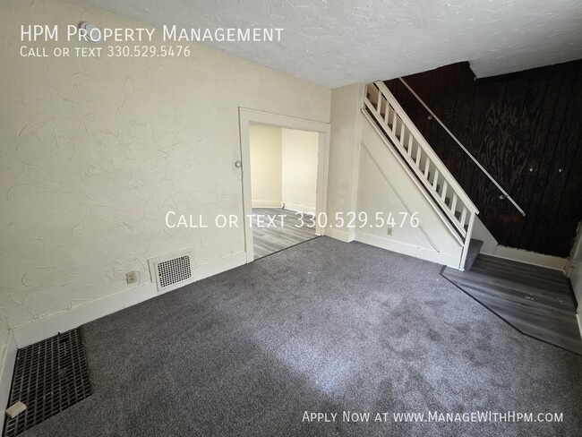 Photo - 393 Cross St