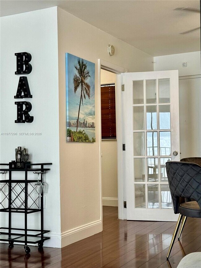 Photo - 1615 Meridian Ave Unit 203