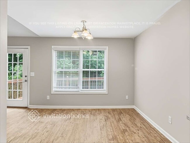 Photo - 4730 Camelot Dr