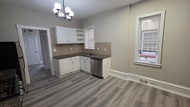 637 N 32nd St Unit 1