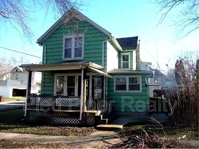 Building Photo - 803 S Walnut Ave