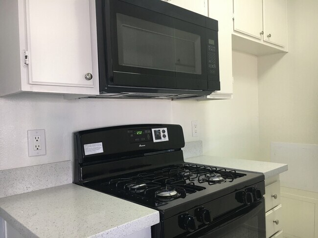 Photo - Hamlin Apartments