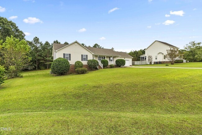 Photo - 44 Silver Stirrup Ct