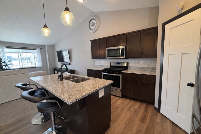 Photo - Beautiful 3bed 2bath Including a Master Suite