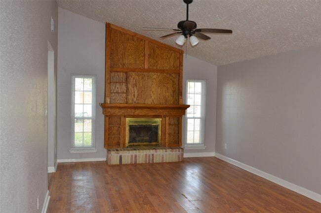 Photo - 22527 Market Square Ln