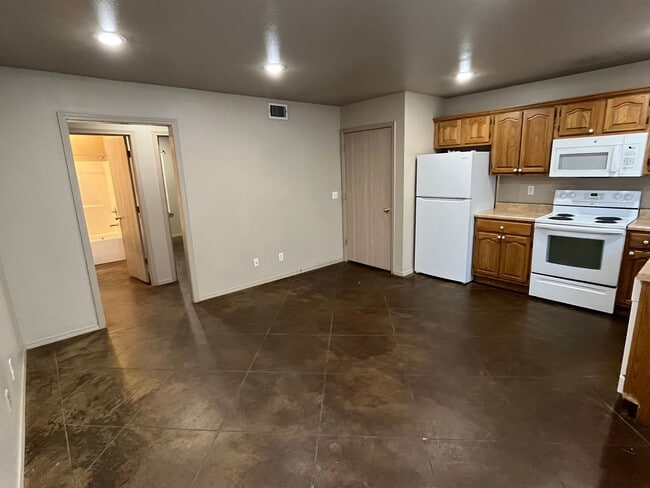 Photo - 1123 E 13th St Unit D