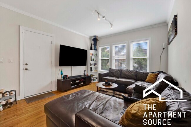 Photo - 1152 W Cornelia Ave Condo Unit 1