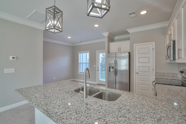 Photo - 212 Mansfield Dr