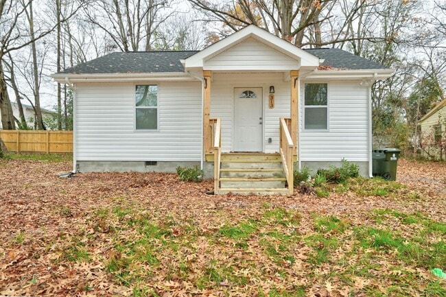 Building Photo - COMING SOON! Modern Living Awaits in This Fully Renovated 2BR Home in Rock Hill!